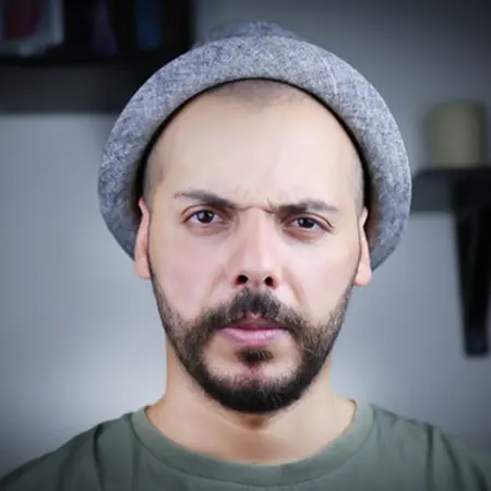 Portrait d’un client donnant son avis sur le restaurant écoresponsable EKO.